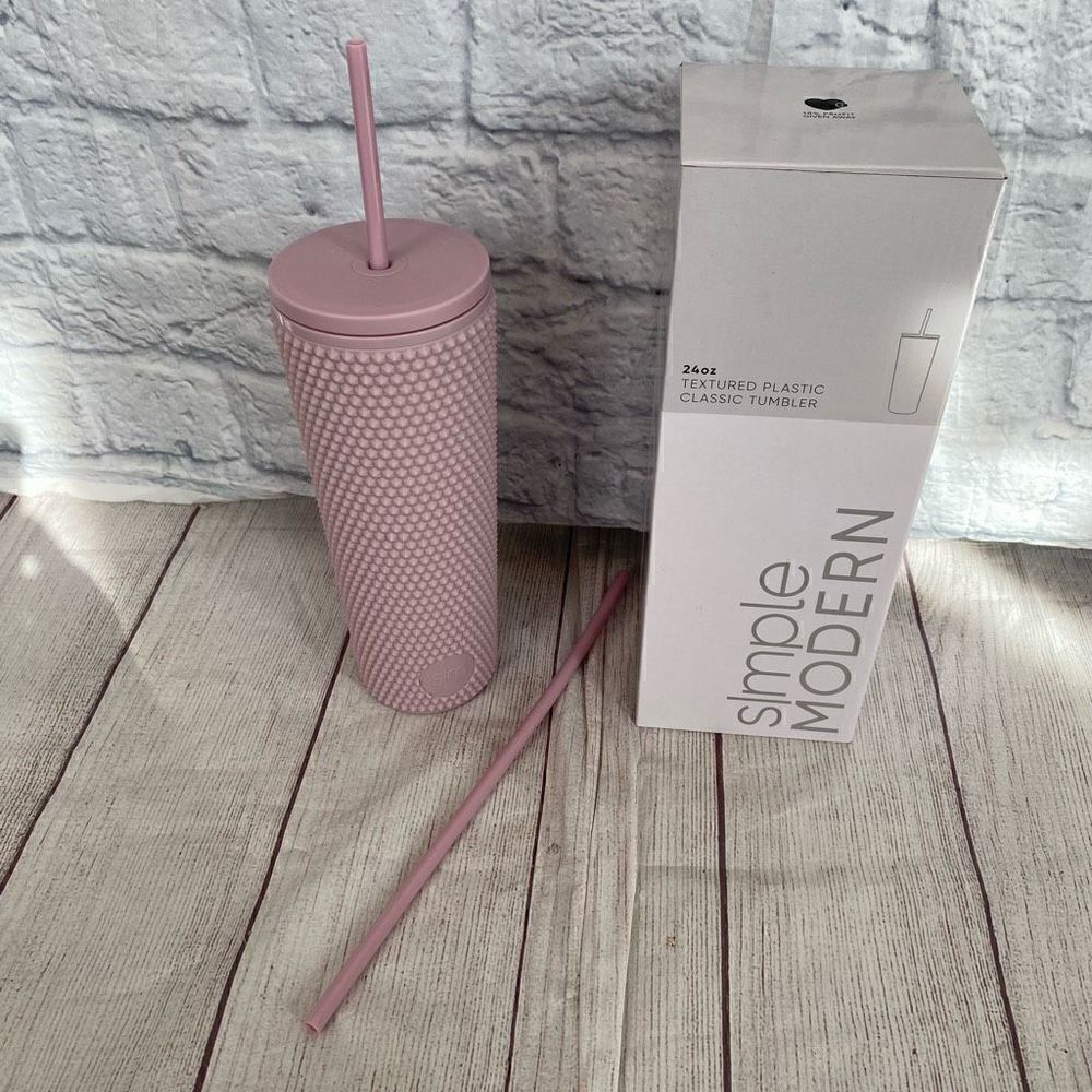 Simple modern classic textured 24oz tumbler w/straw light pink